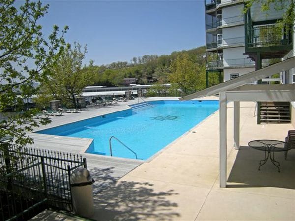 Primary Photo - 100 Harbour Towne Dr