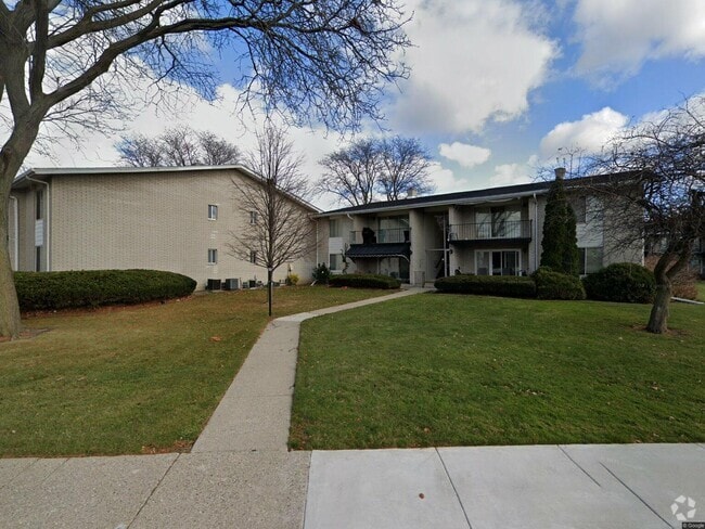 Building Photo - 8465 Kennedy Cir