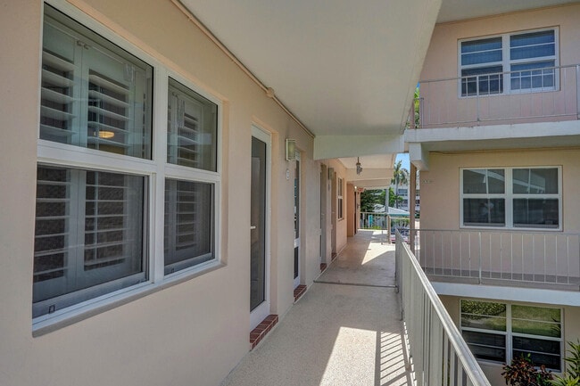 Building Photo - 1481 S Ocean Blvd