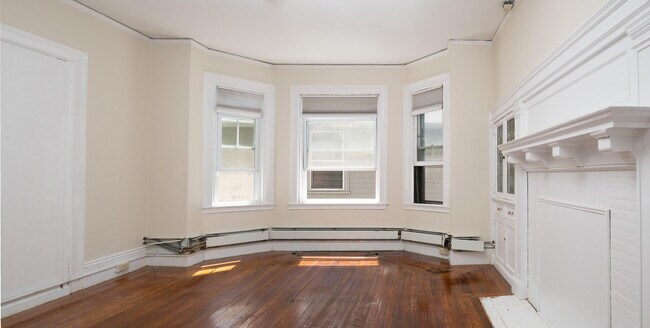 Building Photo - 376 Benefit St