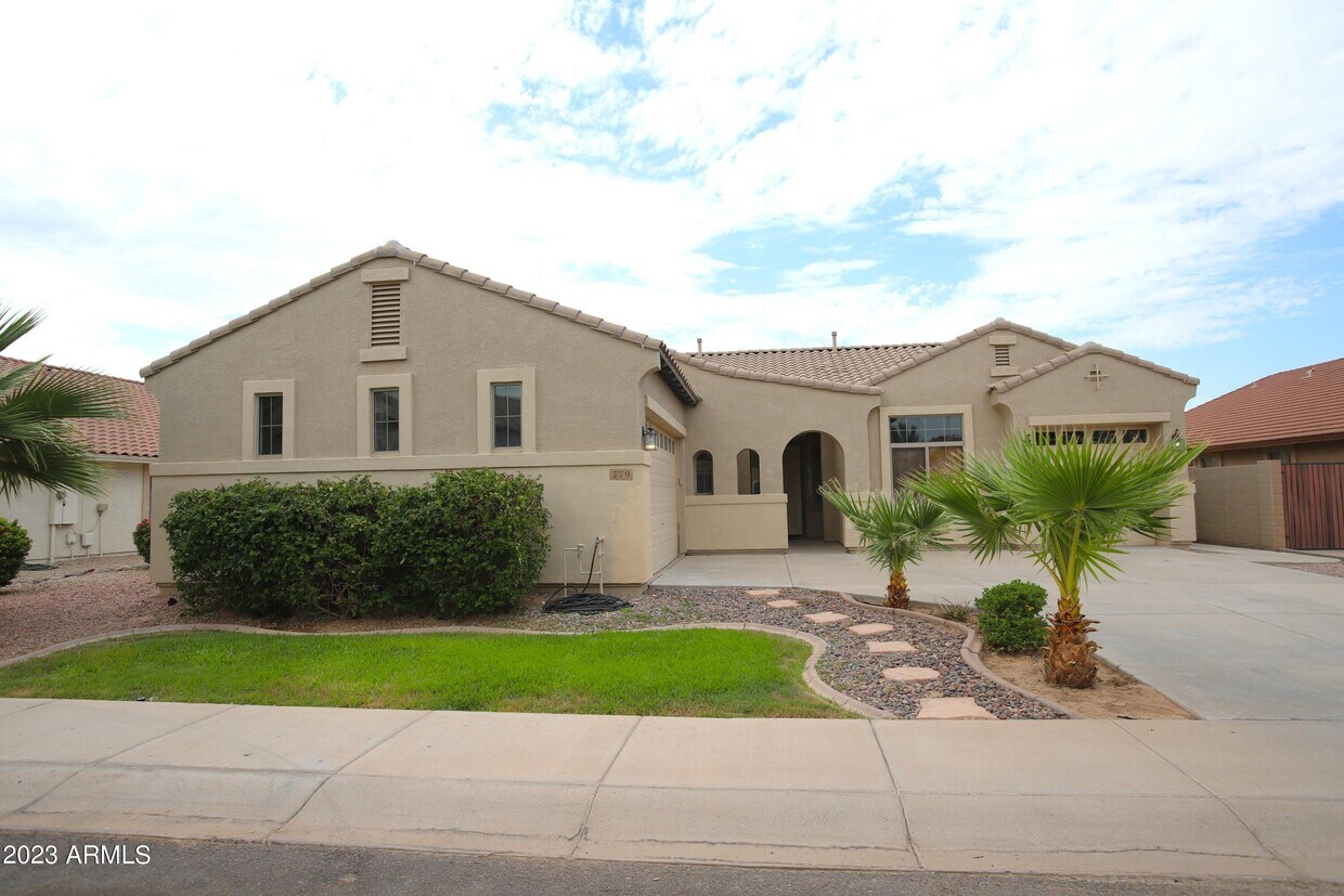 Primary Photo - 779 E Mead Dr