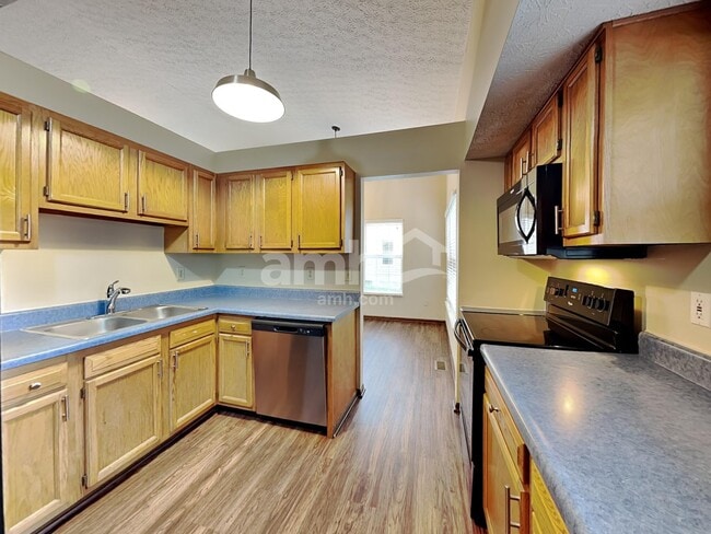 Building Photo - 2545 Willowgate Rd