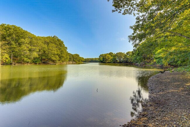 Foto del edificio - 1345 Long Creek Dr