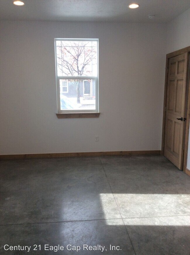 Building Photo - 3 br, 2 bath House - 2909 Greenwood Street