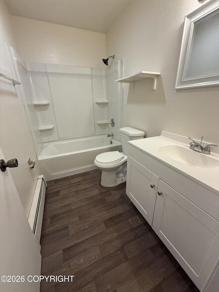 Building Photo - 441 N Flower St