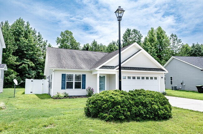 Building Photo - 312 Hawks Bluff Dr