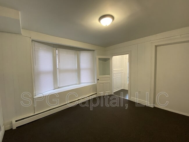 Building Photo - 133 Hamilton Ave