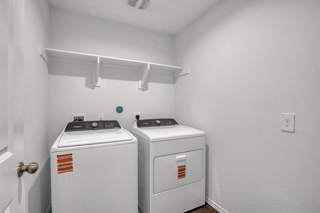 Building Photo - 2439 Moraine Vly Dr