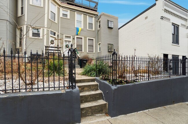 Foto del edificio - 1220 Louden St