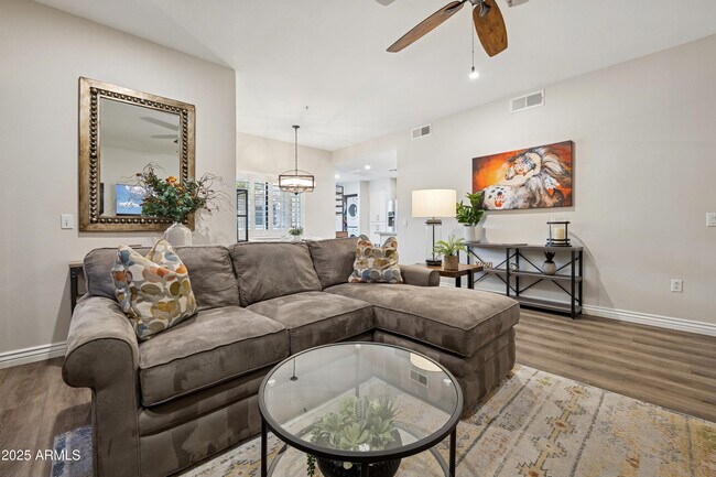 Foto del edificio - 15050 N Thompson Peak Pkwy