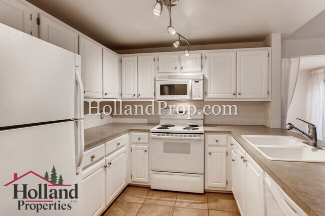 Foto del edificio - Great NW Portland Condo in Rock Creek ready for you!