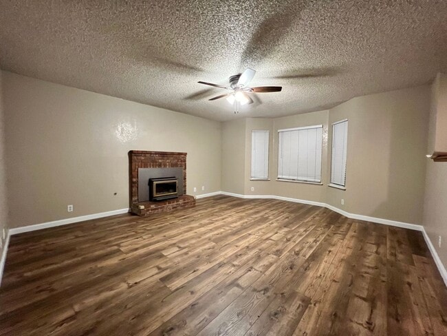 Building Photo - Beautiful 2 Story 5 BD 3 BA Home