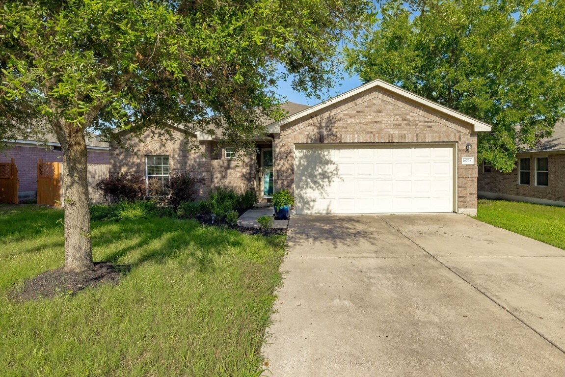 Foto principal - 16708 Black Kettle Dr