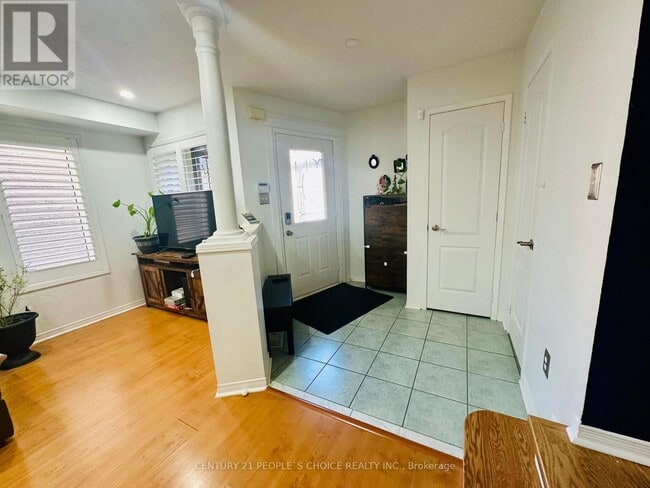 Photo du bâtiment - 48 Coachwhip Rd