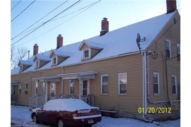 Building Photo - 5-9 Maple St