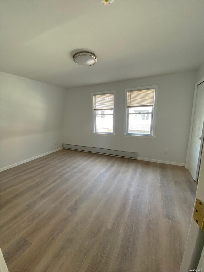 Building Photo - 136-24 Carlton Pl