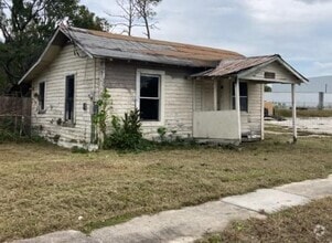 Building Photo - 557 Snively Ave