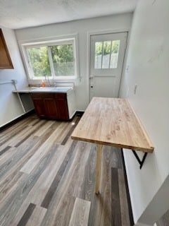 Kitchen - 908 Country Club Rd