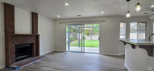 Foto del edificio - 112 Spinnaker Ct