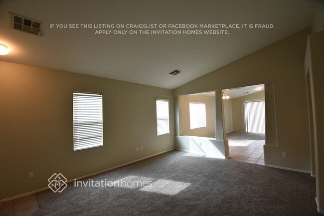 Building Photo - 7002 S 40th Ln