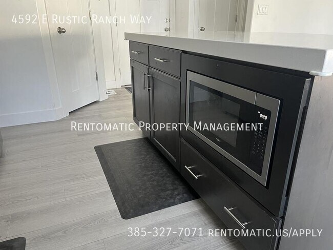 Foto del edificio - 4592 Rustic Ranch Way