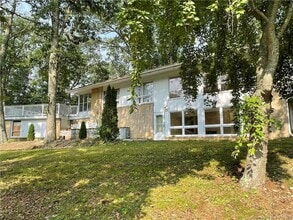 Building Photo - 7 Smith Pond Way