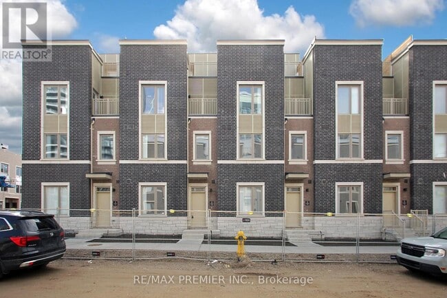 Building Photo - 11-111 Almond Blossom Mews