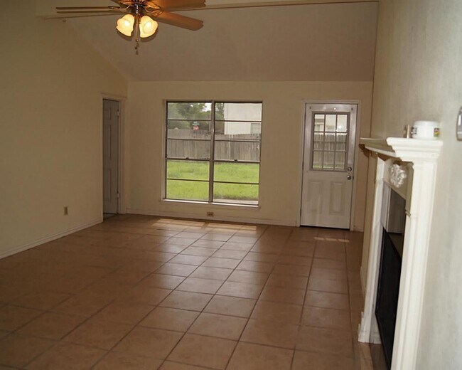 Foto del edificio - 17118 Amber Ridge Dr
