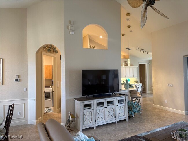 Building Photo - 121 Bonita Ct