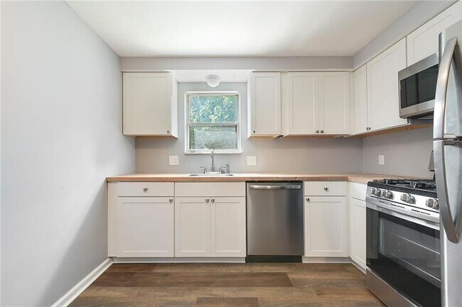 Foto del edificio - 20 Woodlawn Ave