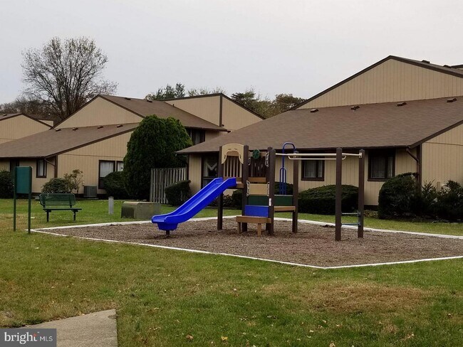 Foto del edificio - 540 West Ct