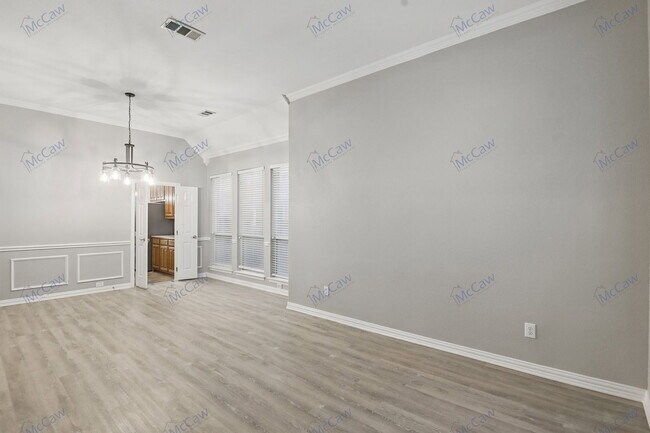 Foto del edificio - 1210 Surrey Ln
