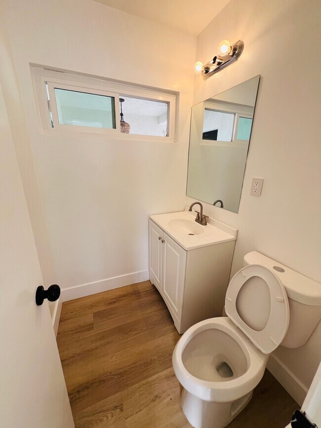 Foto del edificio - 8561 Marklein Ave