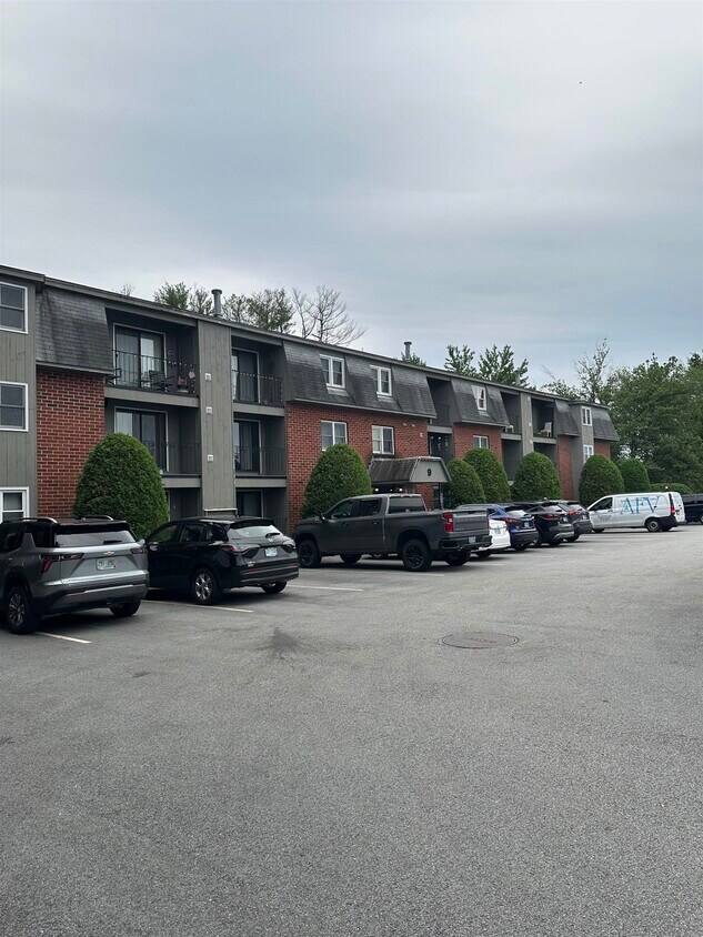 Primary Photo - 9 Blackstone Dr
