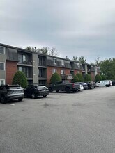 Building Photo - 9 Blackstone Dr