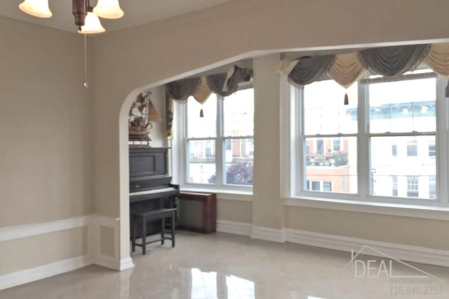 Building Photo - Dyker Heights Spacious two bedroom