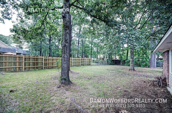 Building Photo - 502 Pelahatchie Shore