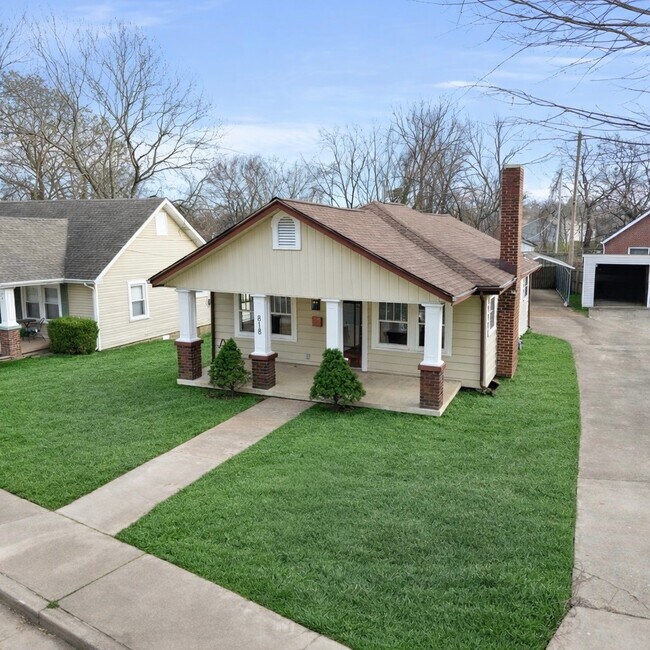 Building Photo - 818 Stafford St