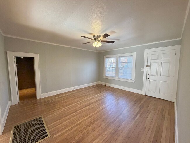 Building Photo - 820 Wood St