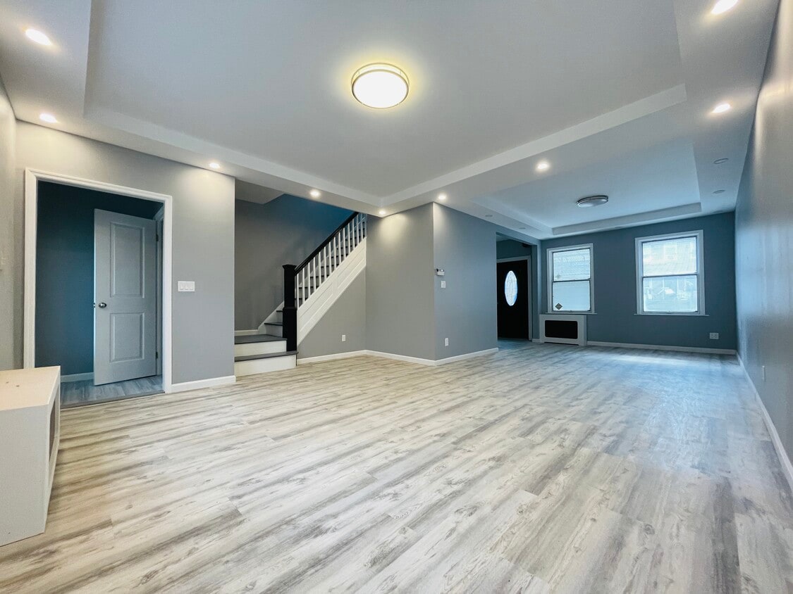 6628 Saunders St, Rego Park, NY 11374 House Rental in Rego Park, NY