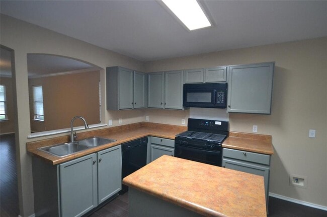 Building Photo - 2106 Hawksbury Way