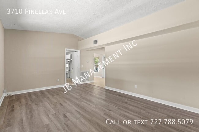 Foto del edificio - 3710 Pinellas Ave