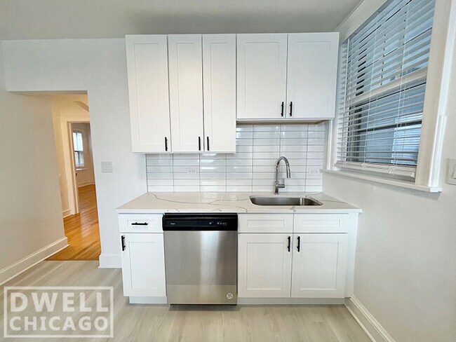 Foto del edificio - 5800 N Richmond St
