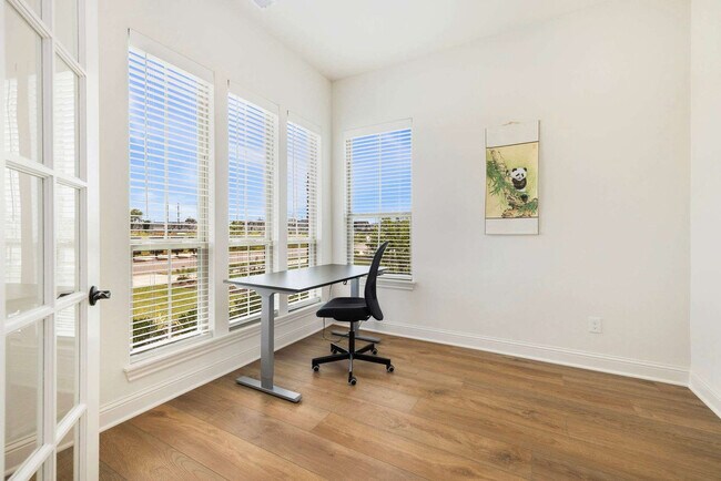 Foto del edificio - 1505 W Whitney Ln