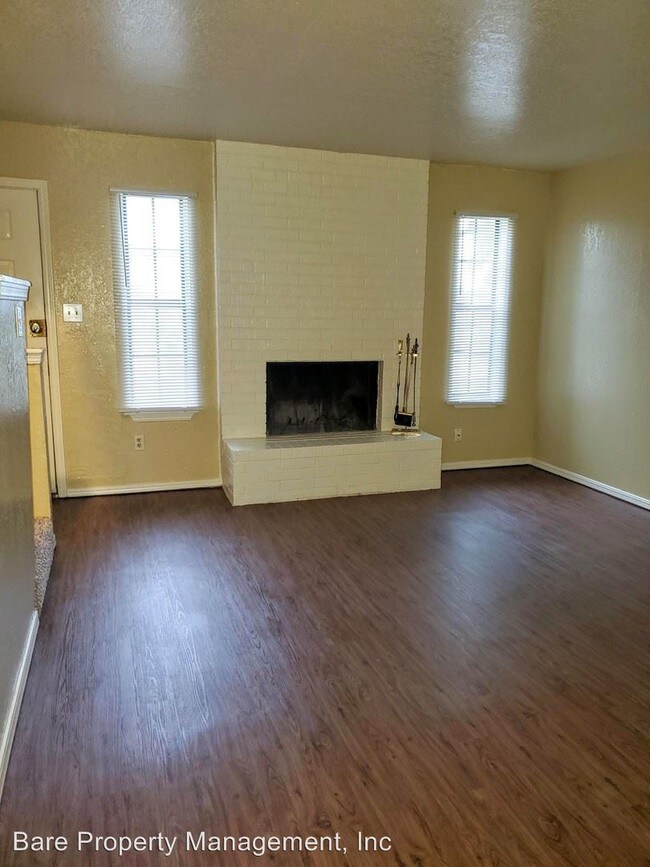 Building Photo - 2209 Beaumont Dr