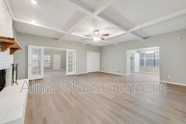 Foto del edificio - 1005 Canadian Cir