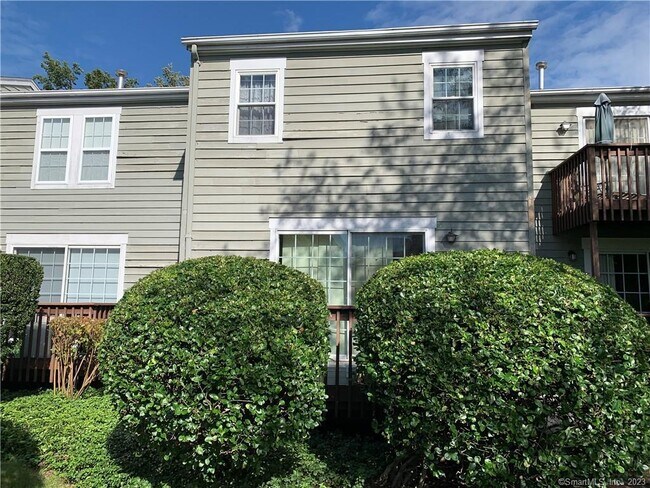Building Photo - 52 Ferry Ct