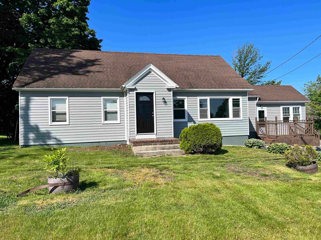 1420 Woodbury Ave, Portsmouth, NH 03801 House Rental in Portsmouth