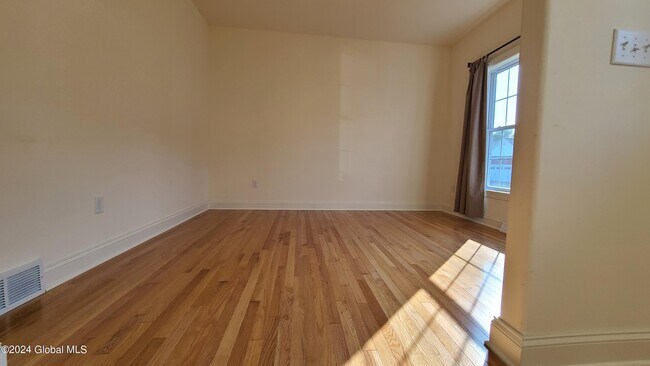 Foto del edificio - 9 Lakepointe Way