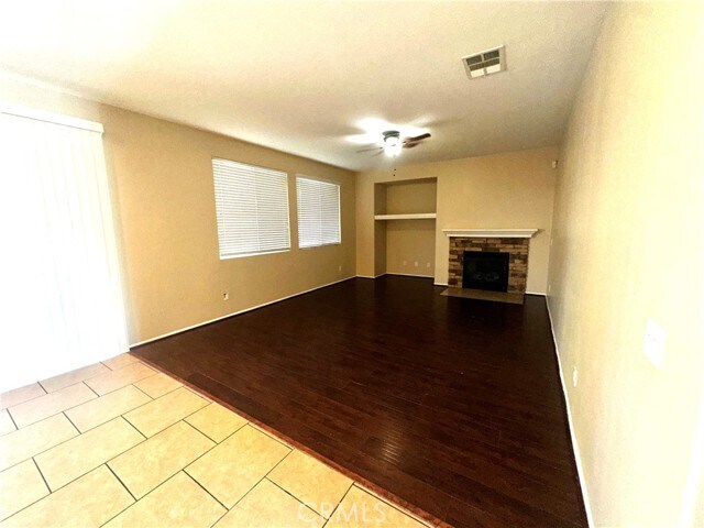 Foto del edificio - 13168 Dixon St